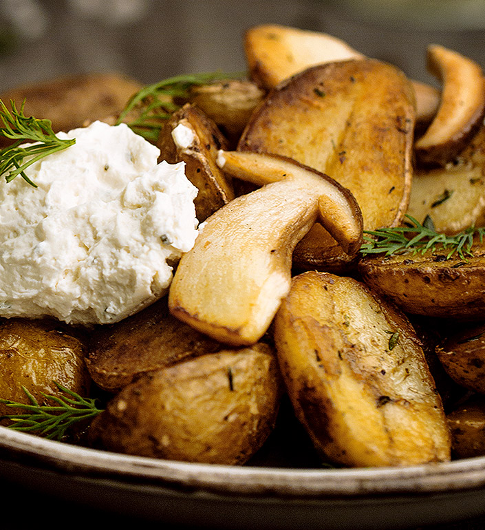 Запеченная картошка с мясом и грибами. Картофель с грибами. Картошка с белыми грибами. Печеная картошка с грибами. Картофель запеченный с грибами.